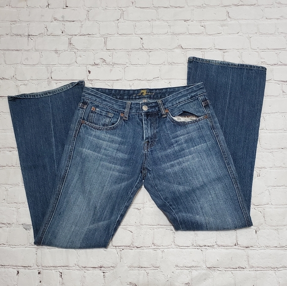 women's jeans back pocket design